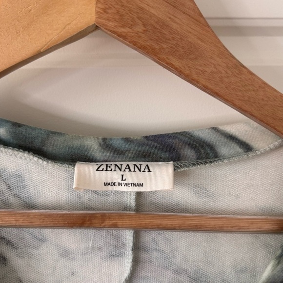 Zenana Marble Print V-Neck Long Sleeve Top – Size L - Picture 3 of 7